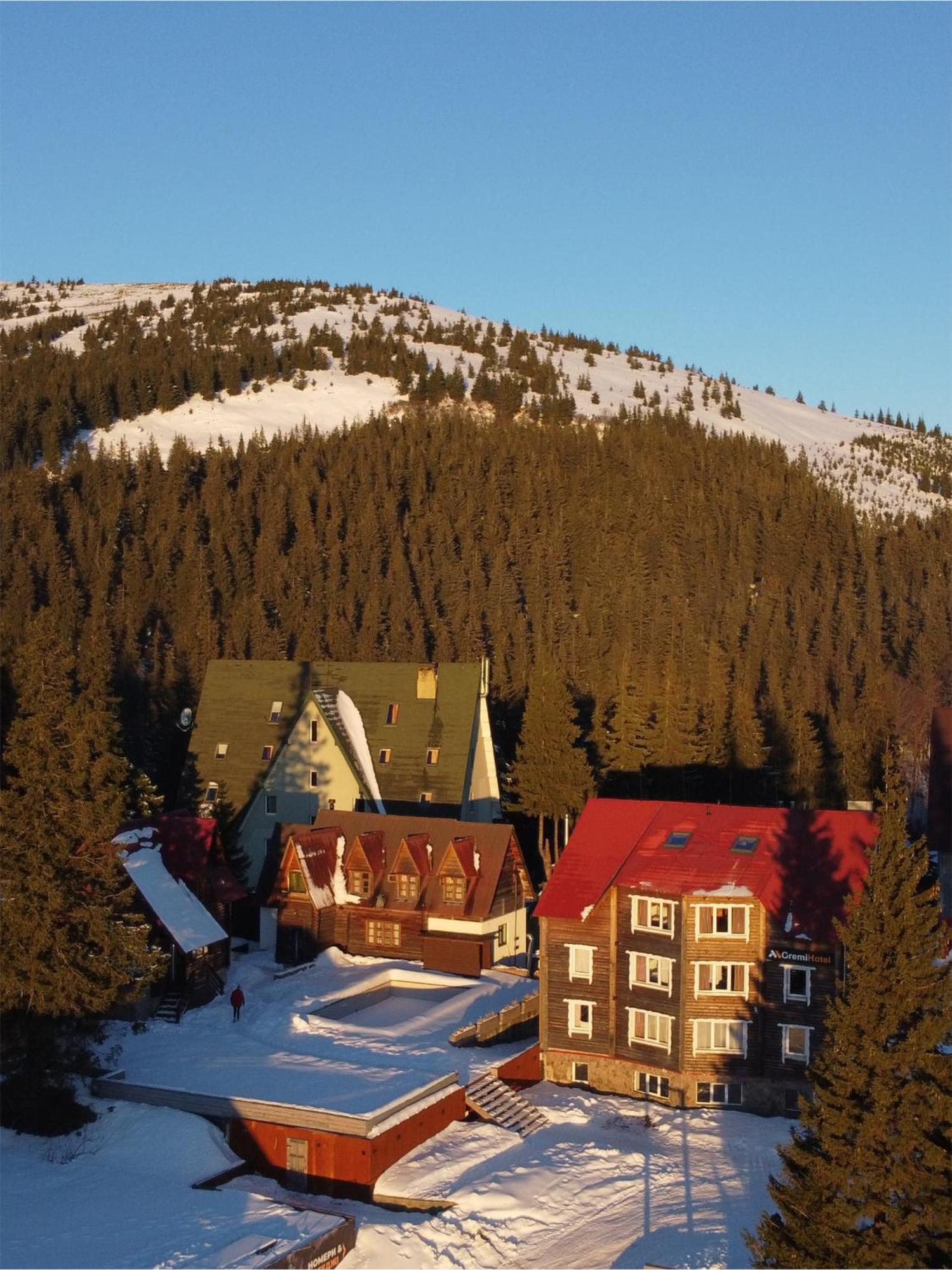 Gremi Hotel Dragobrat Exterior photo